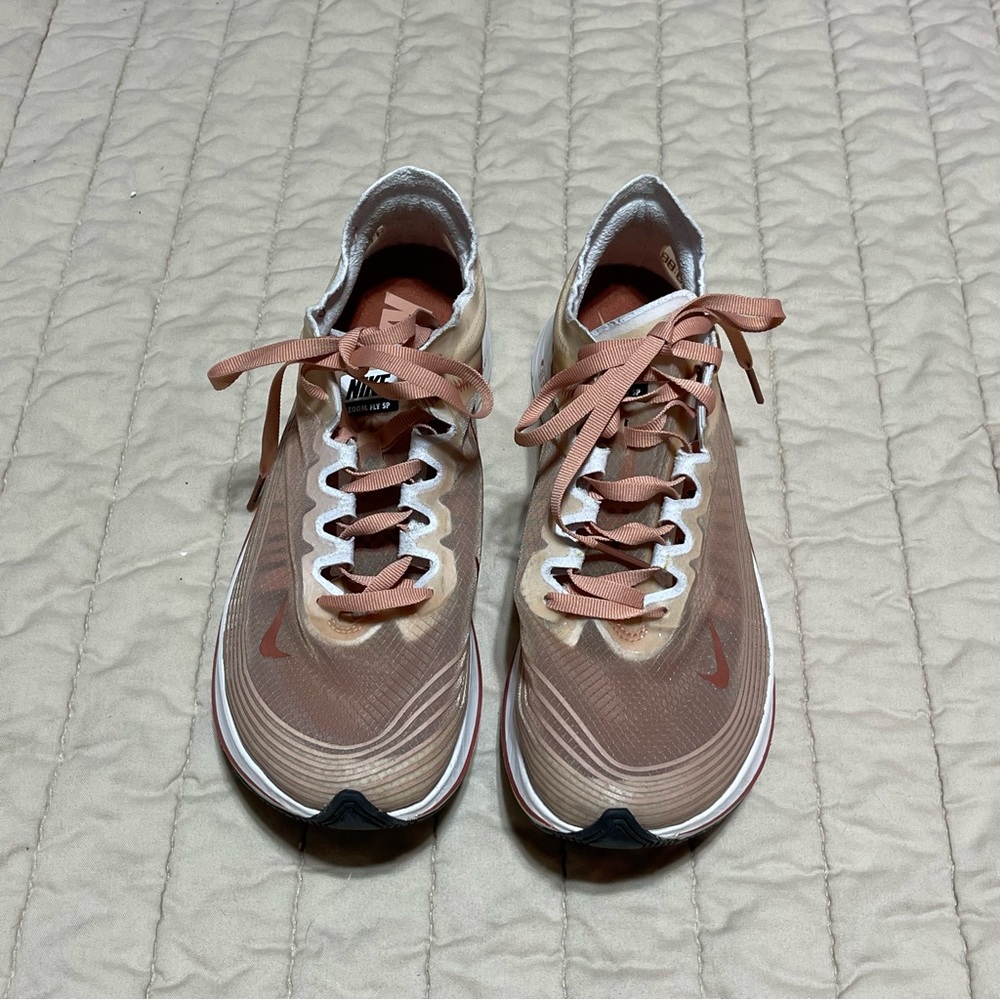 Womens Running Shoes Nike Zoom Fly SP AJ8229-200 Guava Ice/White. Sz 8.5